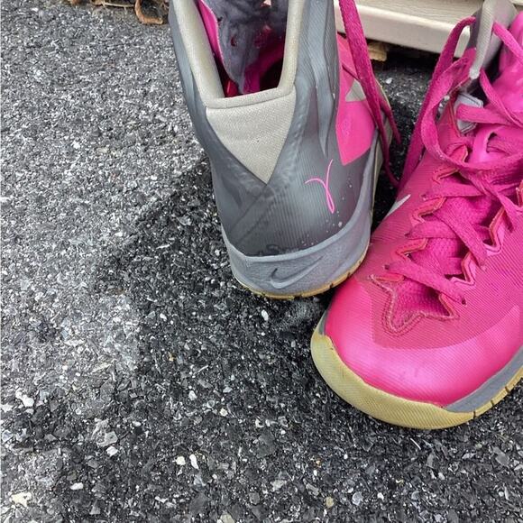 ~Nike Zoom HyperQuickness Pink Gray Basketball Shoes Women’s Size 7 kids 6y - Picture 3 of 6